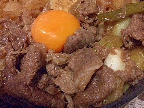 すき焼きを手軽に丼で♡